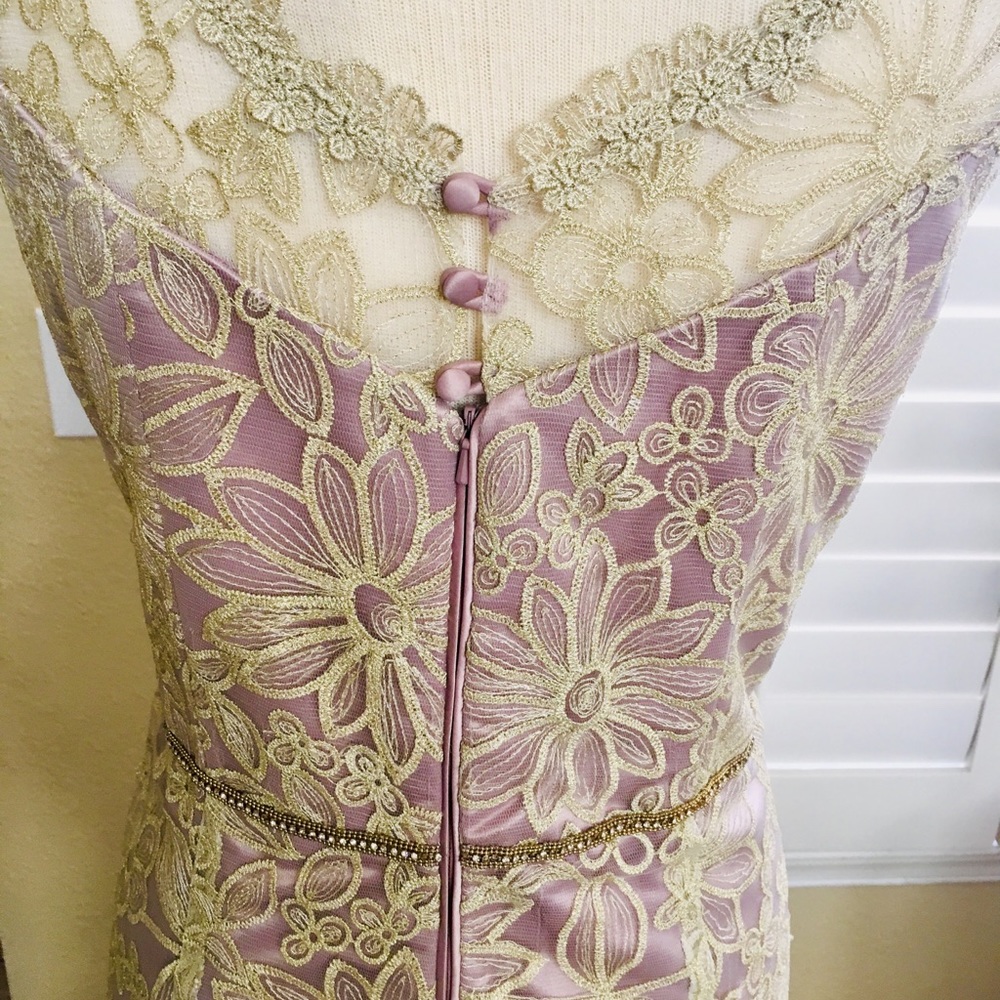 Dress - Picture 4 of 10